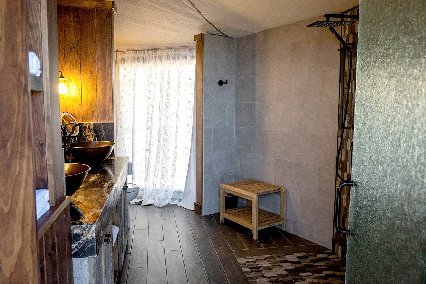 Luxurious Safari Tent with Breathtaking Mountain Views for an Unforgettable Glamping Experience near Waynesville, North Carolina