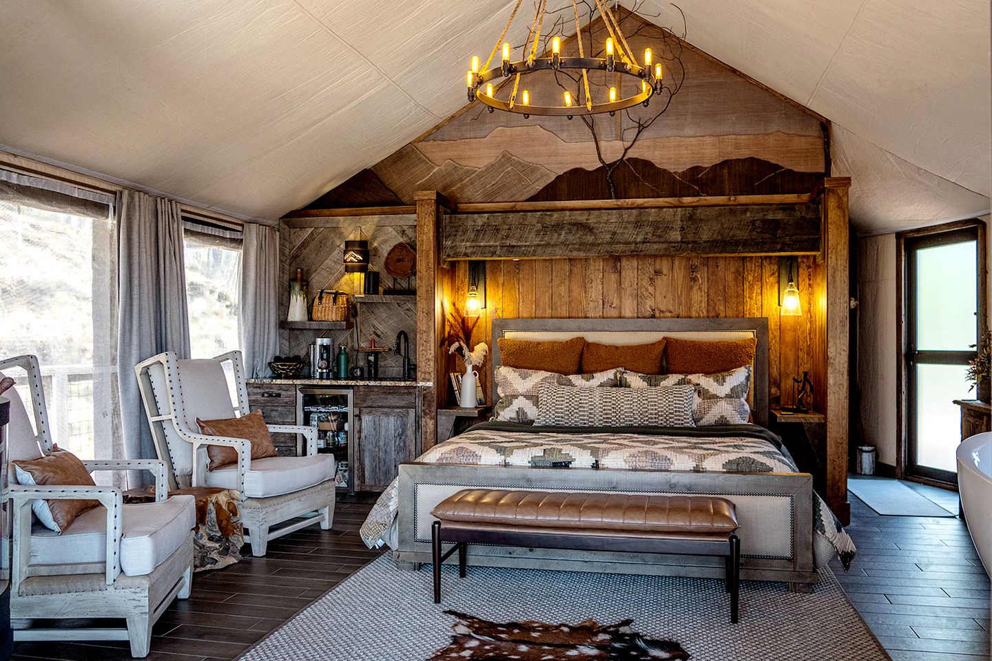 Luxurious Safari Tent with Breathtaking Mountain Views for an Unforgettable Glamping Experience near Waynesville, North Carolina