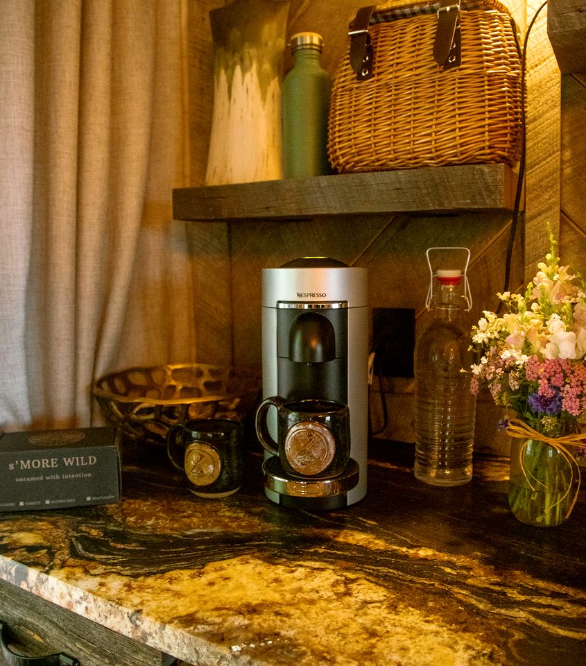 Luxurious Safari Tent with Breathtaking Mountain Views for an Unforgettable Glamping Experience near Waynesville, North Carolina