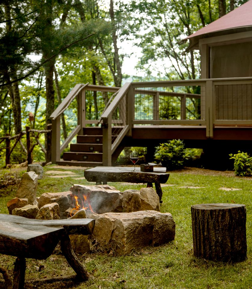 Luxurious Safari Tent with Breathtaking Mountain Views for an Unforgettable Glamping Experience near Waynesville, North Carolina