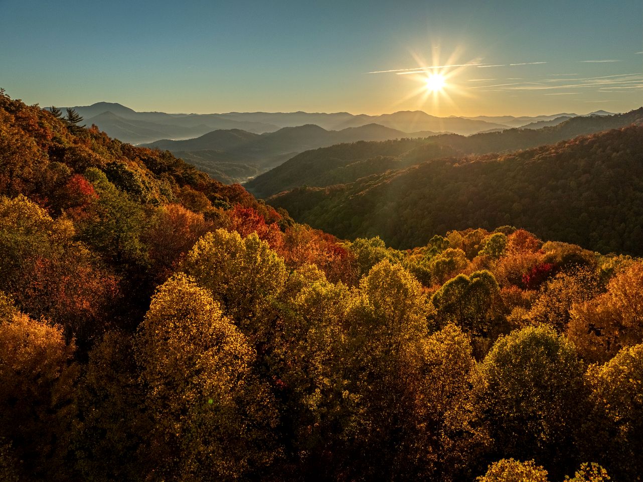 Luxurious Safari Tent with Breathtaking Mountain Views for an Unforgettable Glamping Experience near Waynesville, North Carolina