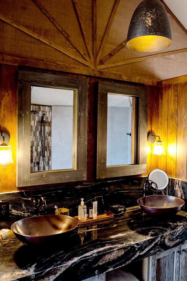 Luxurious Safari Tent with Breathtaking Mountain Views for an Unforgettable Glamping Experience near Waynesville, North Carolina