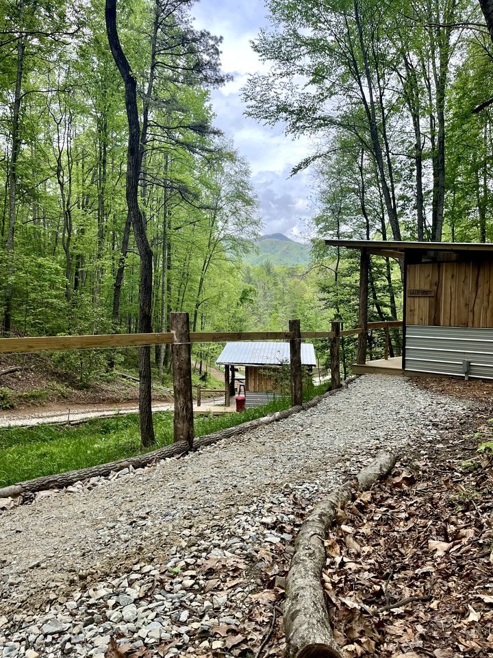 Luxurious Safari Tent by the Great Smoky Mountains National Park for an Amazing Glamping Experience near Bryson City, North Carolina