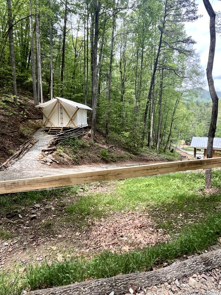Luxurious Safari Tent by the Great Smoky Mountains National Park for an Amazing Glamping Experience near Bryson City, North Carolina