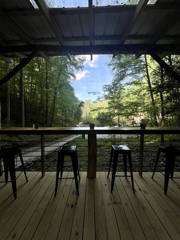Luxurious Safari Tent by the Great Smoky Mountains National Park for an Amazing Glamping Experience near Bryson City, North Carolina