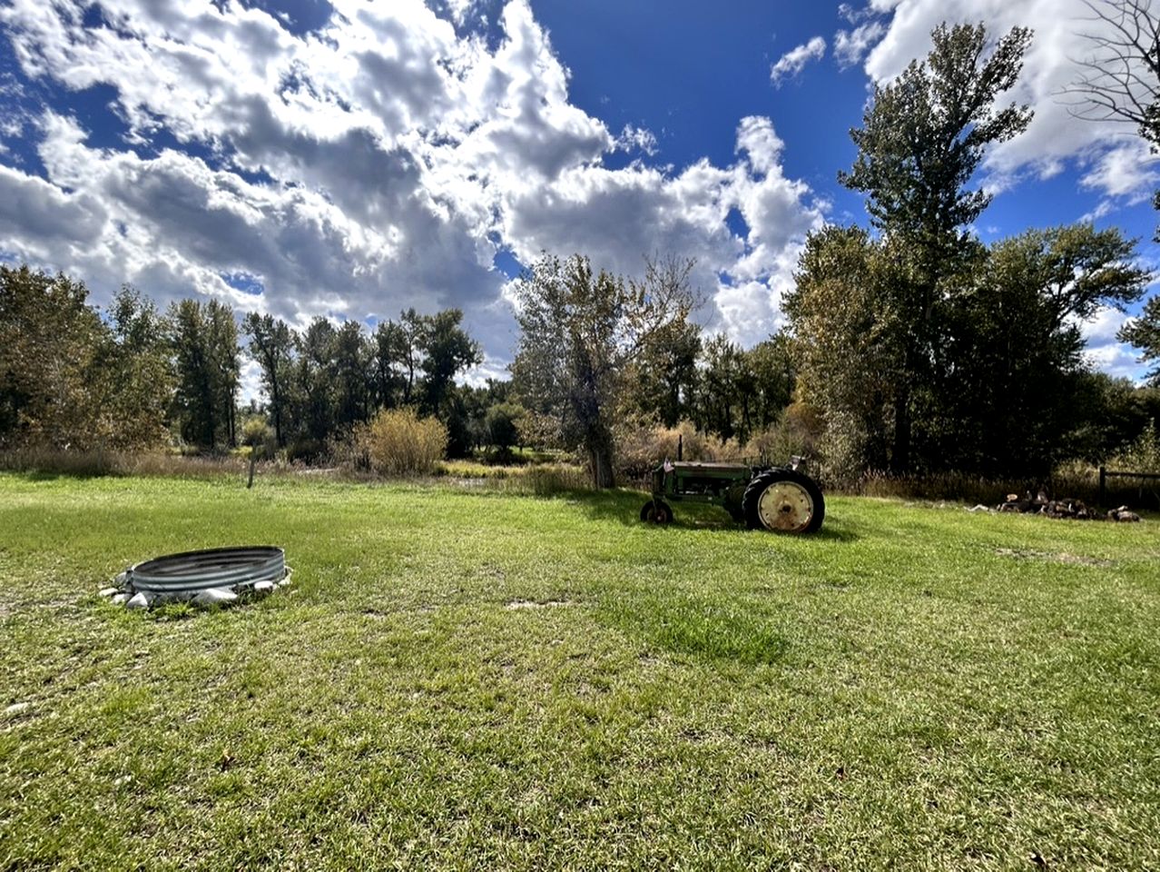 Rustic Silo Cabin with Riverfront Fishing Access near Big Hole River, Montana