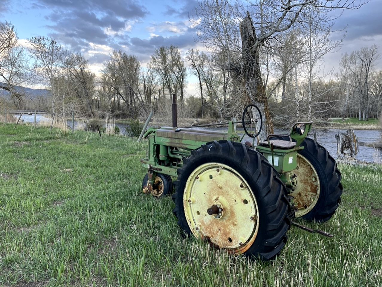 Rustic Silo Cabin with Riverfront Fishing Access near Big Hole River, Montana