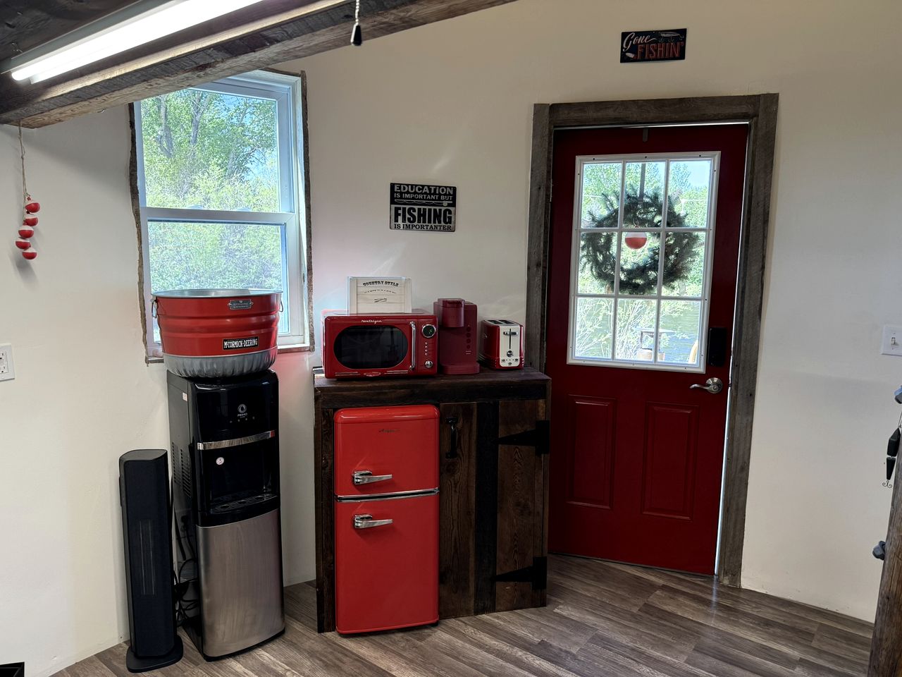 Rustic Silo Cabin with Riverfront Fishing Access near Big Hole River, Montana