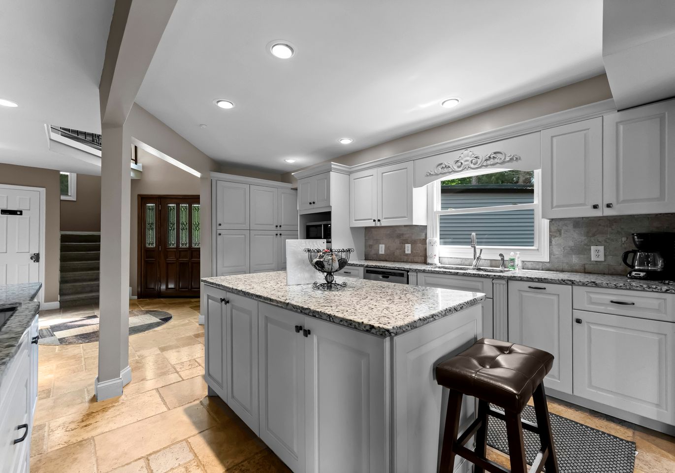 Secluded Luxury Lakeside Retreat with Private Shoreline near Charlotte, Lake Norman North Carolina