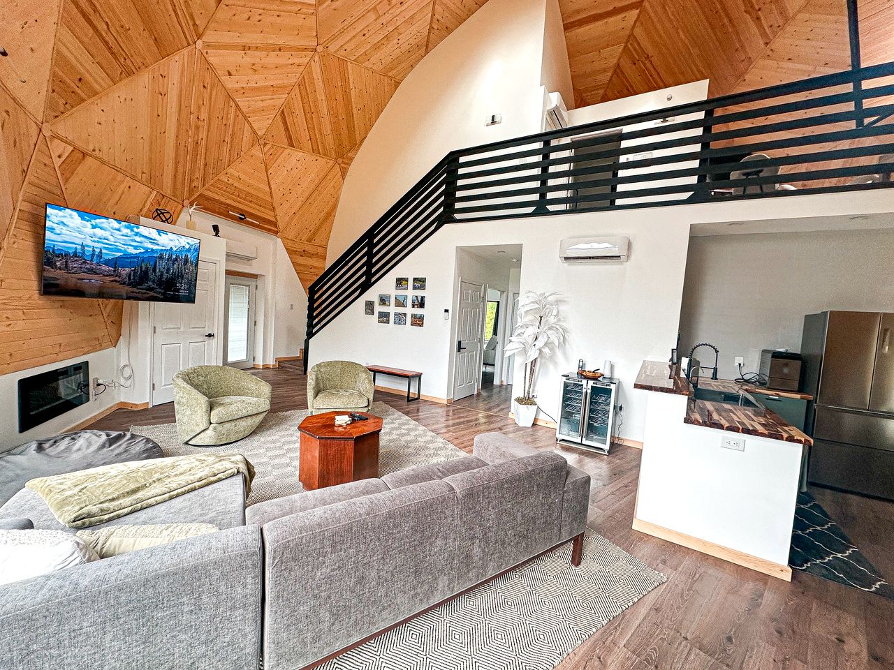 Gorgeous Spacious Geodesic Dome with Incredible Views for an Unforgettable Escape near Front Royal, Virginia