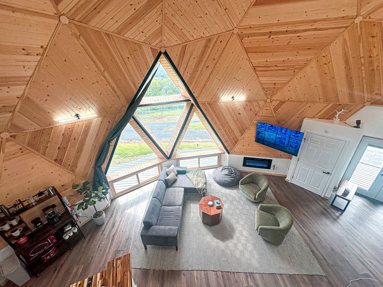 Gorgeous Spacious Geodesic Dome with Incredible Views for an Unforgettable Escape near Front Royal, Virginia