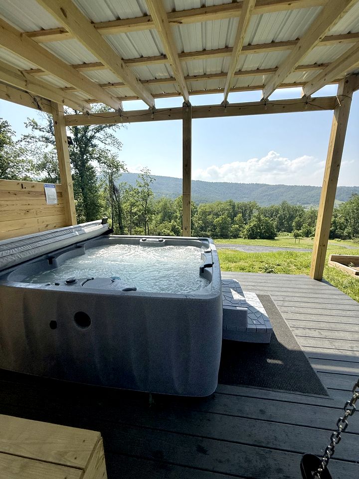 Gorgeous Spacious Geodesic Dome with Incredible Views for an Unforgettable Escape near Front Royal, Virginia