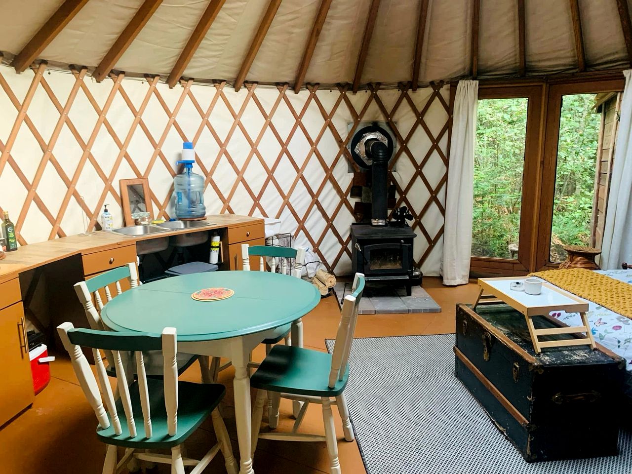 Cozy Yurt Surrounded by Trees with Beautiful Lake Views for a Relaxing Getaway in Saint-Jean-Des-Piles, Quebec