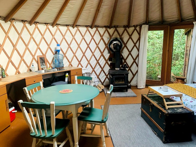 Yurts (Canada, --, --)