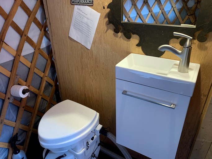 Yurts (Canada, --, Ontario)
