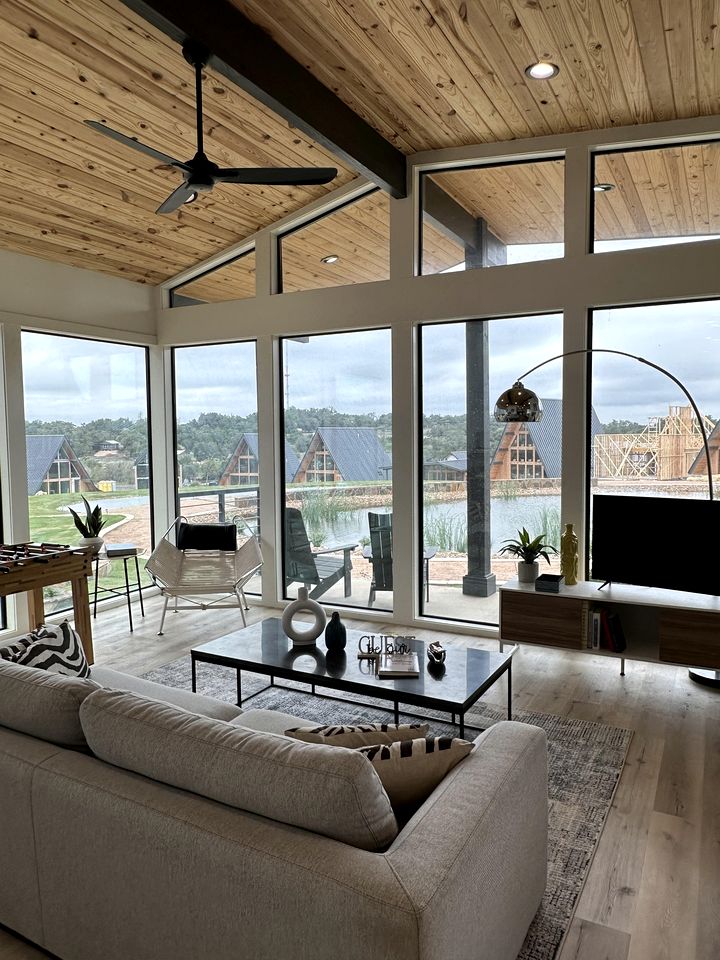 Charming Rancho-Style Cabin with Hot Tub & Sunset Views near Gruene in New Braunfels, Texas