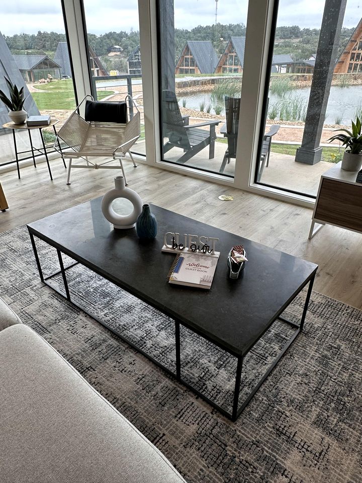 Charming Rancho-Style Cabin with Hot Tub & Sunset Views near Gruene in New Braunfels, Texas