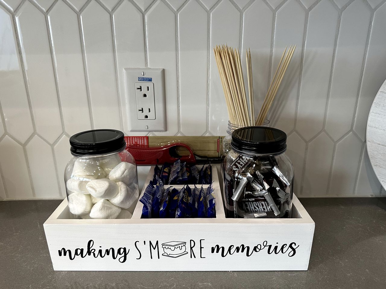 Charming Rancho-Style Cabin with Hot Tub & Sunset Views near Gruene in New Braunfels, Texas