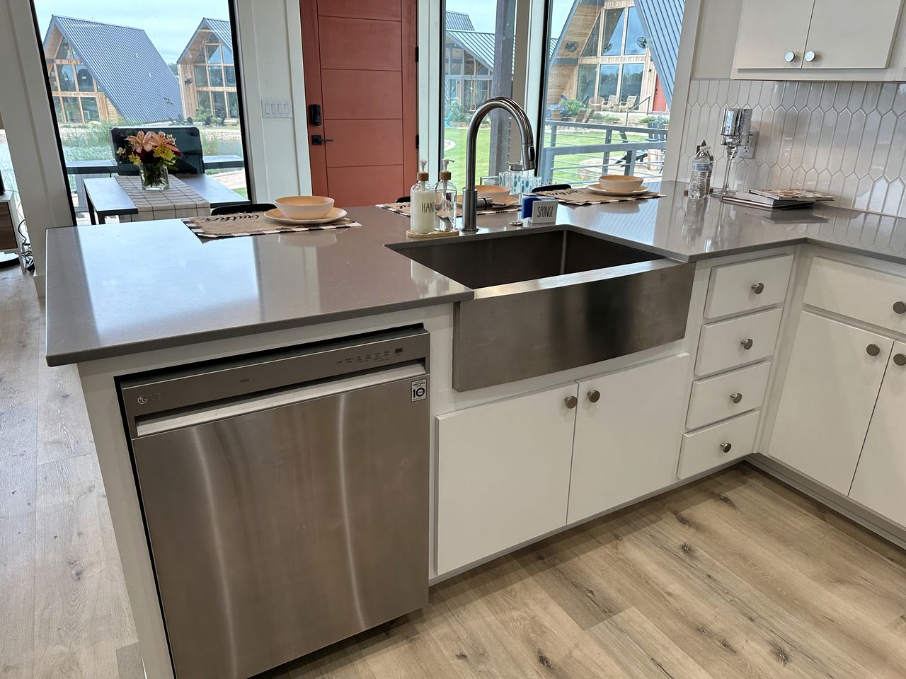 Charming Rancho-Style Cabin with Hot Tub & Sunset Views near Gruene in New Braunfels, Texas