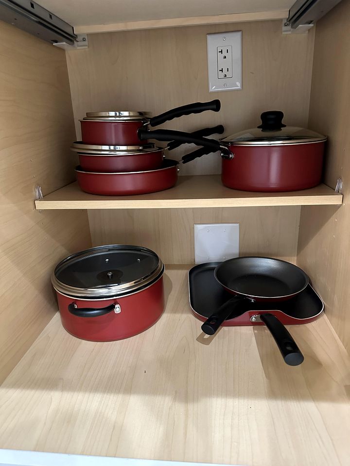 Charming Rancho-Style Cabin with Hot Tub & Sunset Views near Gruene in New Braunfels, Texas