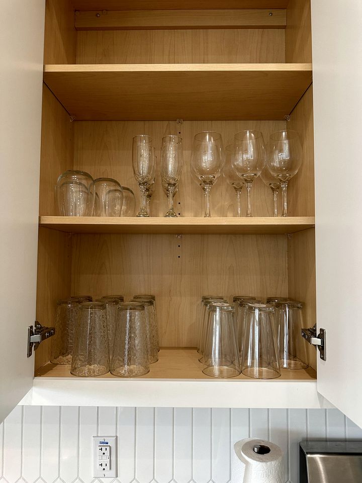 Charming Rancho-Style Cabin with Hot Tub & Sunset Views near Gruene in New Braunfels, Texas