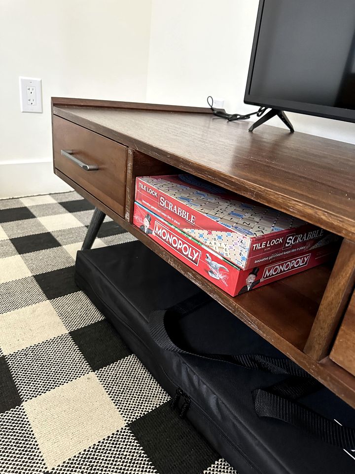 Charming Rancho-Style Cabin with Hot Tub & Sunset Views near Gruene in New Braunfels, Texas