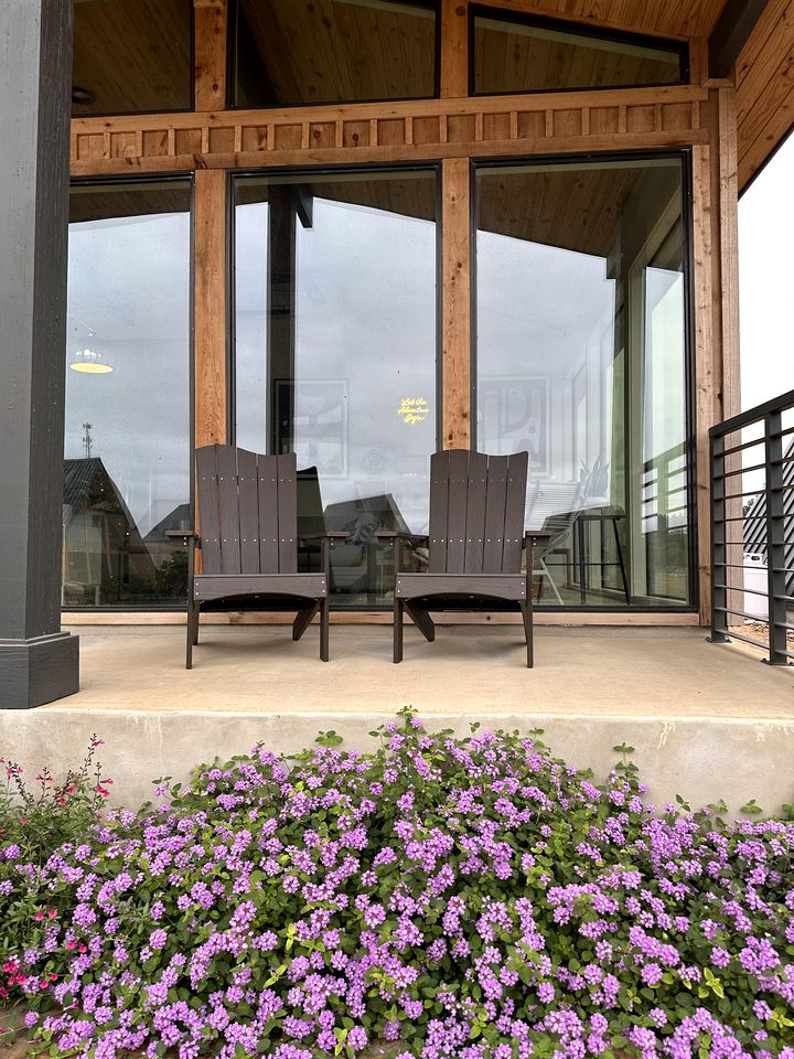 Charming Rancho-Style Cabin with Hot Tub & Sunset Views near Gruene in New Braunfels, Texas