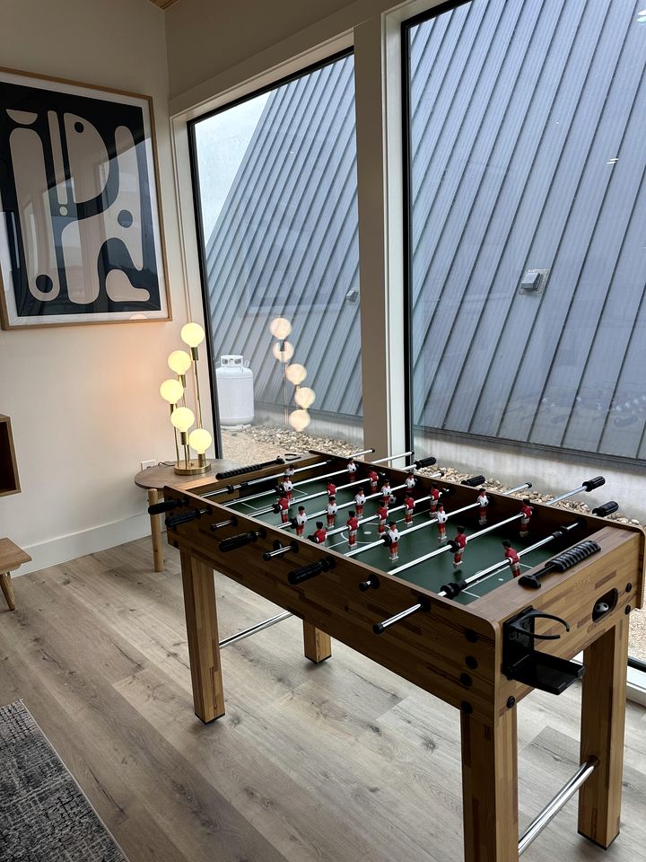 Charming Rancho-Style Cabin with Hot Tub & Sunset Views near Gruene in New Braunfels, Texas