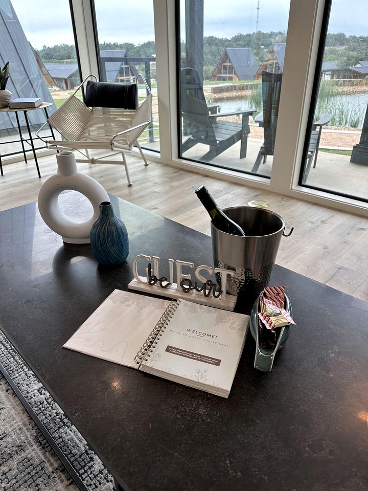 Charming Rancho-Style Cabin with Hot Tub & Sunset Views near Gruene in New Braunfels, Texas