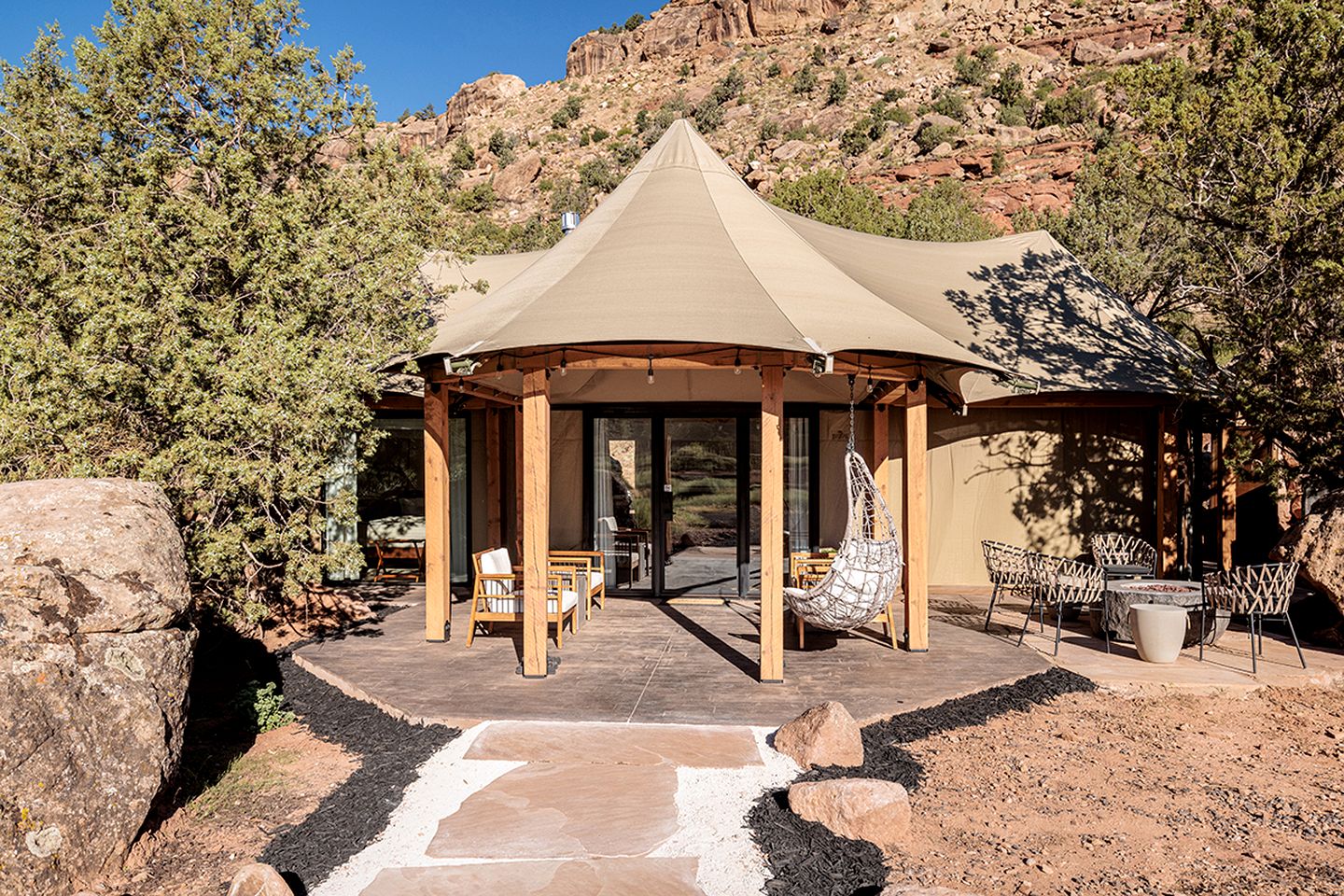 Beautiful Safari Tent with Incredible Scenery for a Unique Getaway near Zion National Park in Utah
