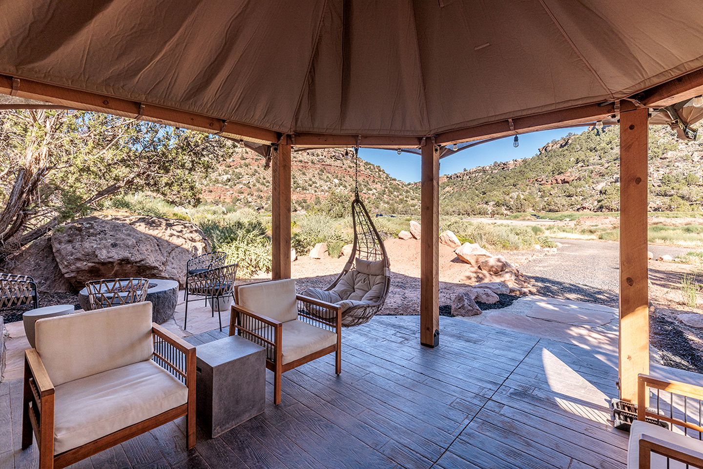 Beautiful Safari Tent with Incredible Scenery for a Unique Getaway near Zion National Park in Utah