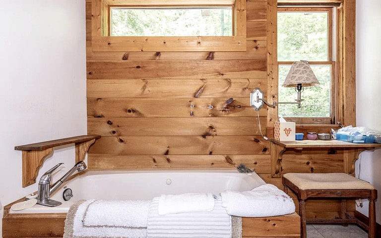 Cabins (United States of America, Newberg, Oregon)