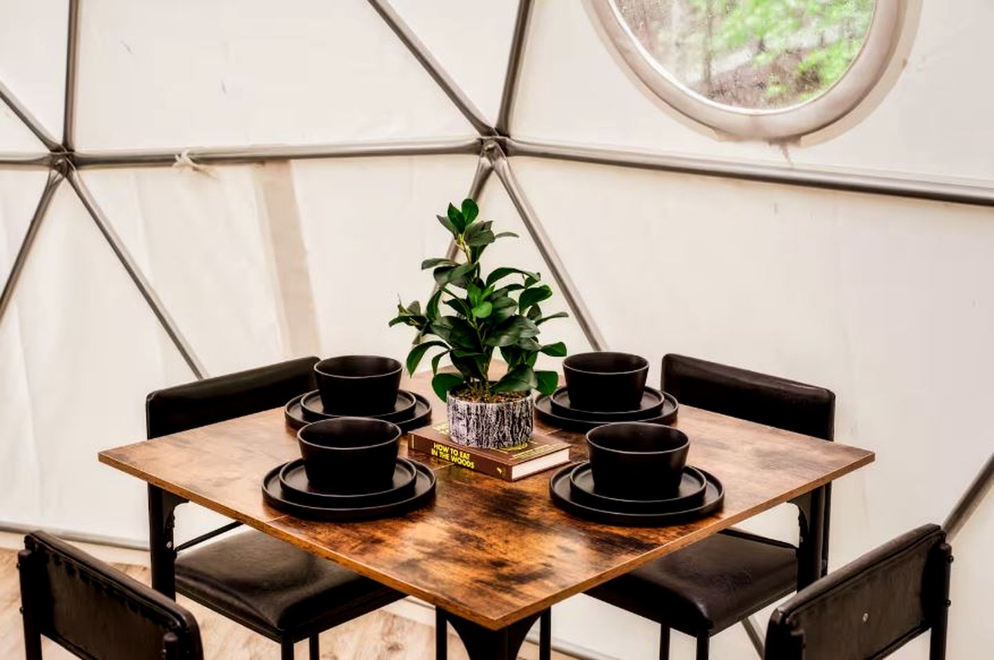 Luxurious Dome Surrounded by Nature for a Unique Romantic Escape near Brimstone and Big South Fork in Tennessee