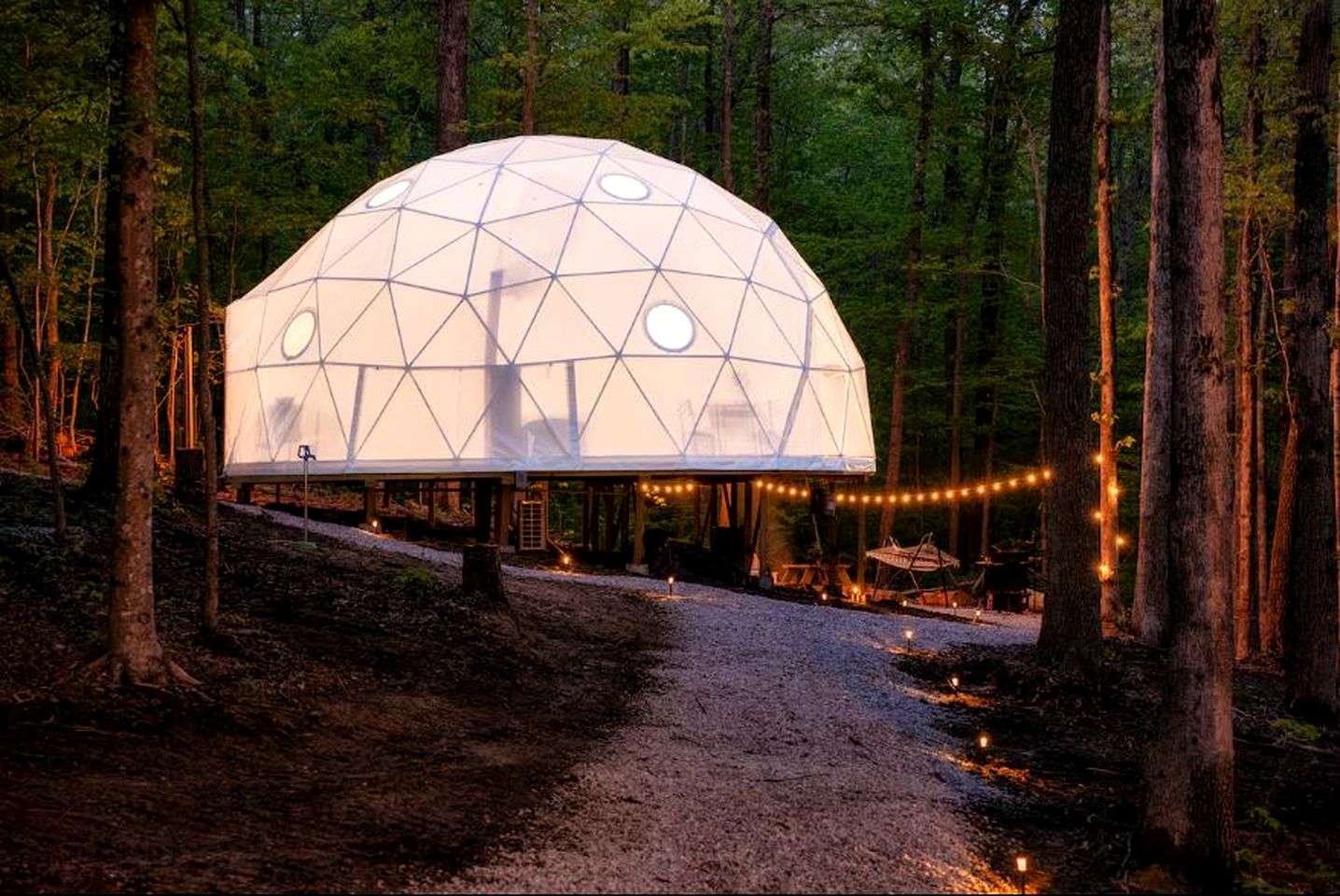 Luxurious Dome Surrounded by Nature for a Unique Romantic Escape near Brimstone and Big South Fork in Tennessee