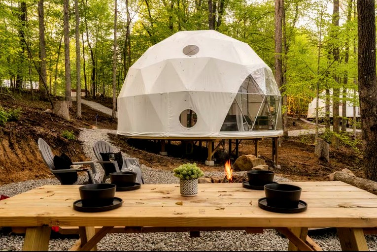 Cozy Dome Nestled in the Trees for an Unforgettable Couples Glamping Getaway in Scott County, Tennessee
