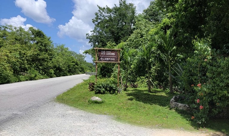 Yurts (Mexico, Puerto Morelos, Quintana Roo)