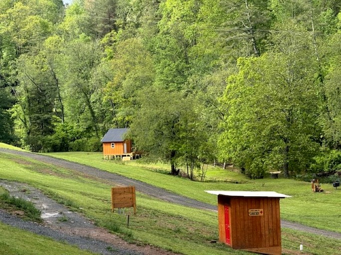 Cabins (United States of America, Hillsville, Virginia)