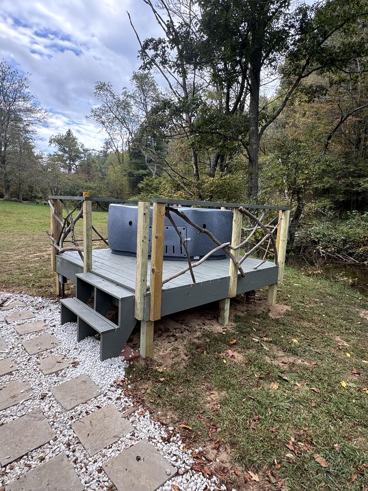 Cozy Tiny Cabin by the Creek for a Unique Pet-Friendly Getaway in Hillsville, Virginia