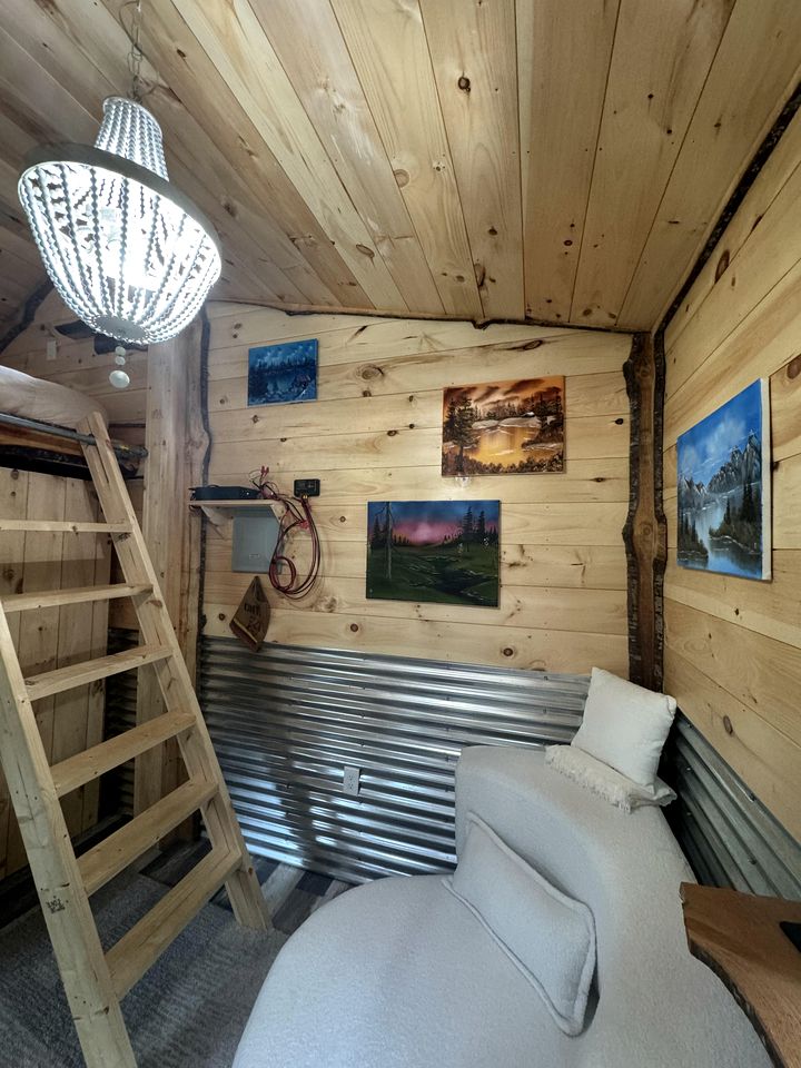 Cozy Tiny Cabin by the Creek for a Unique Pet-Friendly Getaway in Hillsville, Virginia