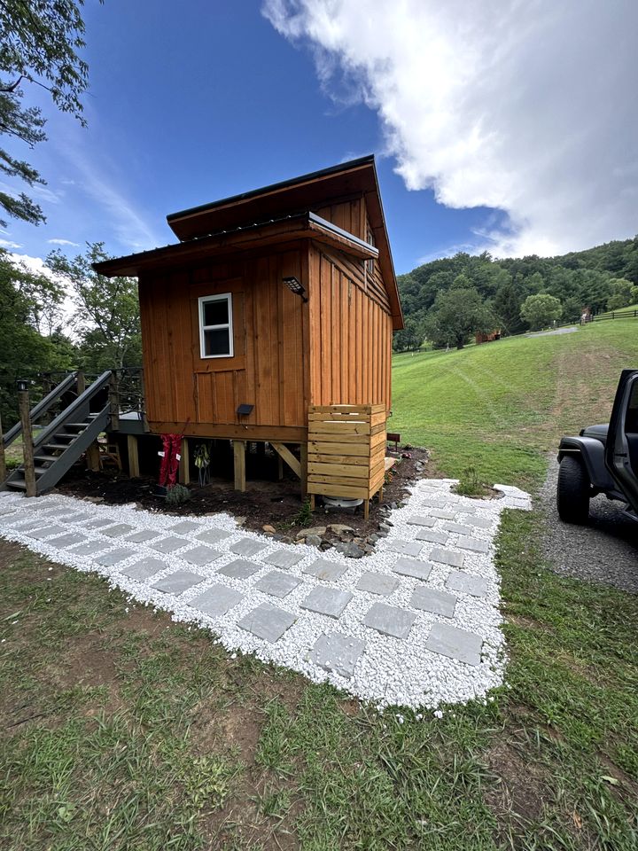 Cozy Tiny Cabin by the Creek for a Unique Pet-Friendly Getaway in Hillsville, Virginia