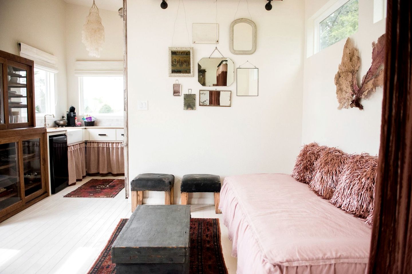 Cute Cozy Cottage for an Amazing Getaway in Round Top, Texas