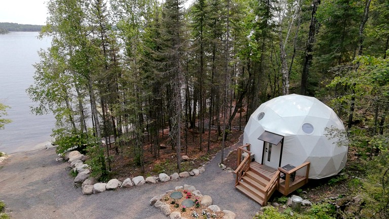 Dreamy Luxury Glamping Dome with Lakefront Views near Voyageurs National Park in Crane Lake, MN