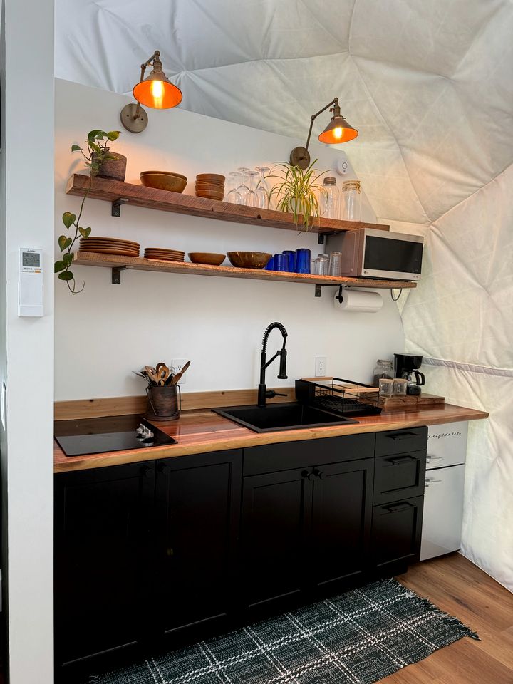 Dreamy Luxury Glamping Dome with Lakefront Views near Voyageurs National Park in Crane Lake, MN