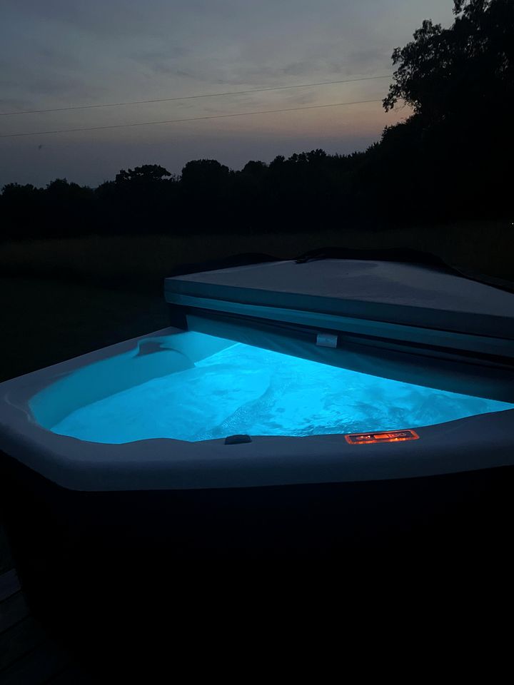 Blissful Bell Tent Oasis near Pymatuning Lake in Pennsylvania