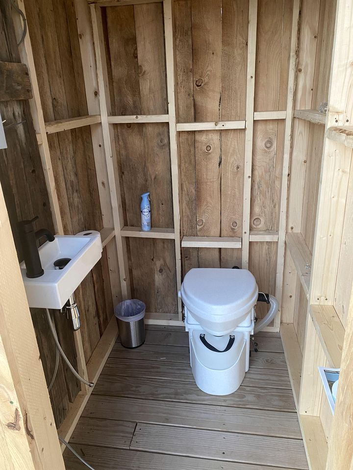 Blissful Bell Tent Oasis near Pymatuning Lake in Pennsylvania