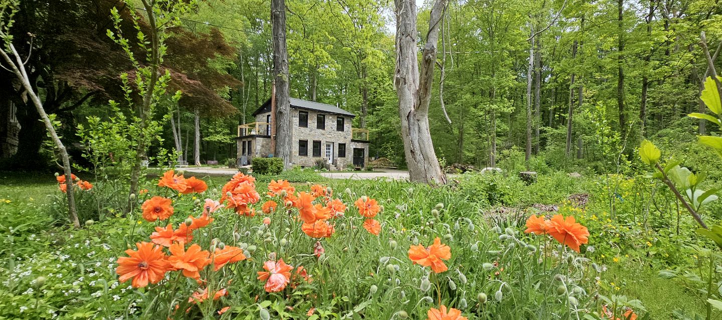Enchanting Cottage Haven near Long Island Sound in Connecticut