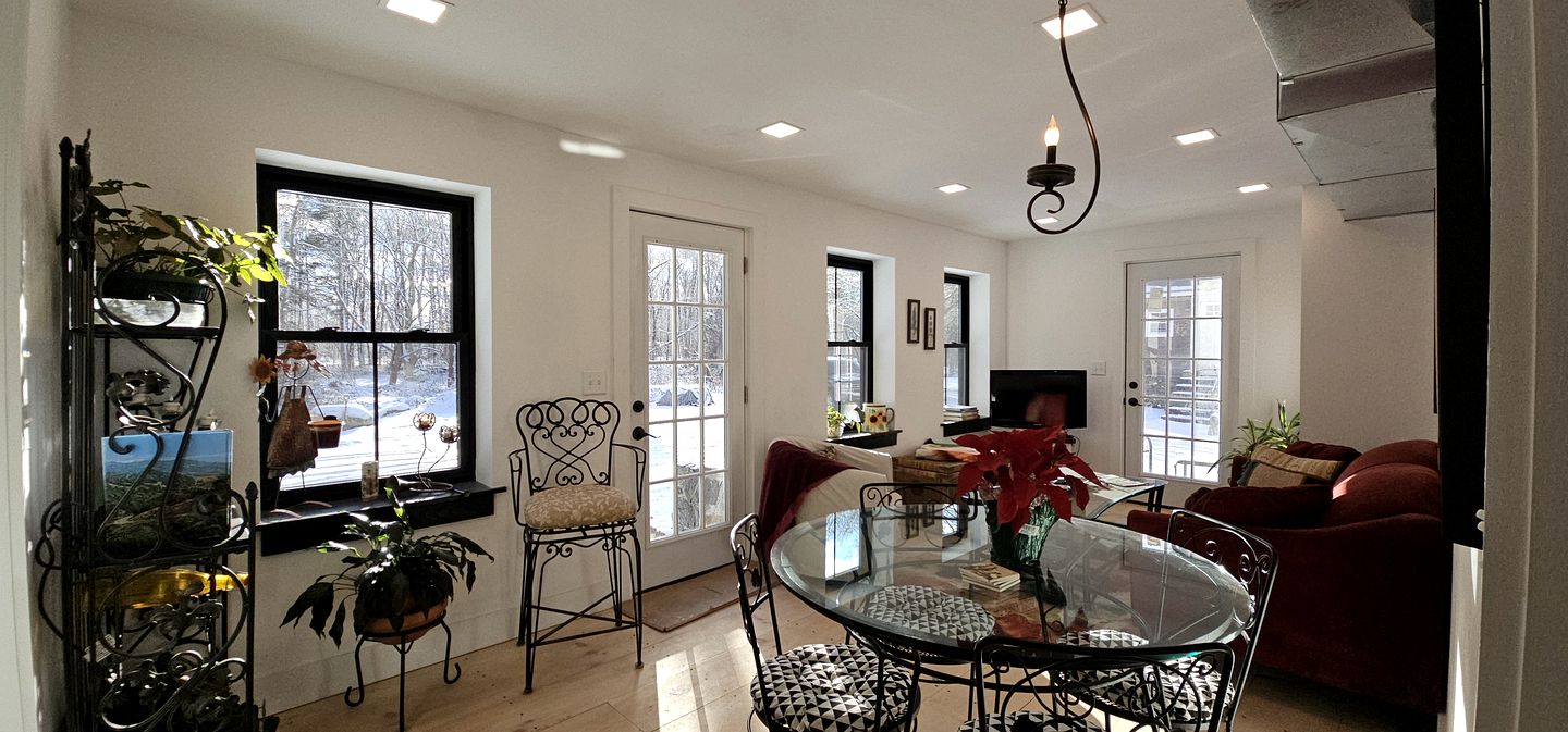 Enchanting Cottage Haven near Long Island Sound in Connecticut