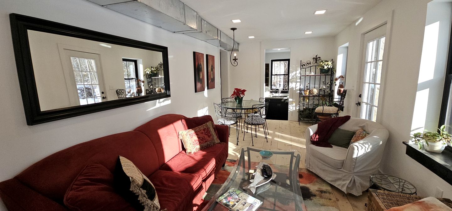 Enchanting Cottage Haven near Long Island Sound in Connecticut