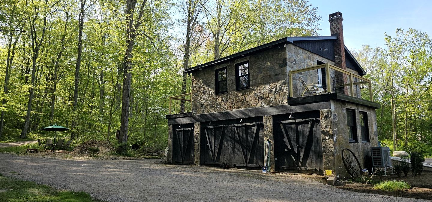Enchanting Cottage Haven near Long Island Sound in Connecticut