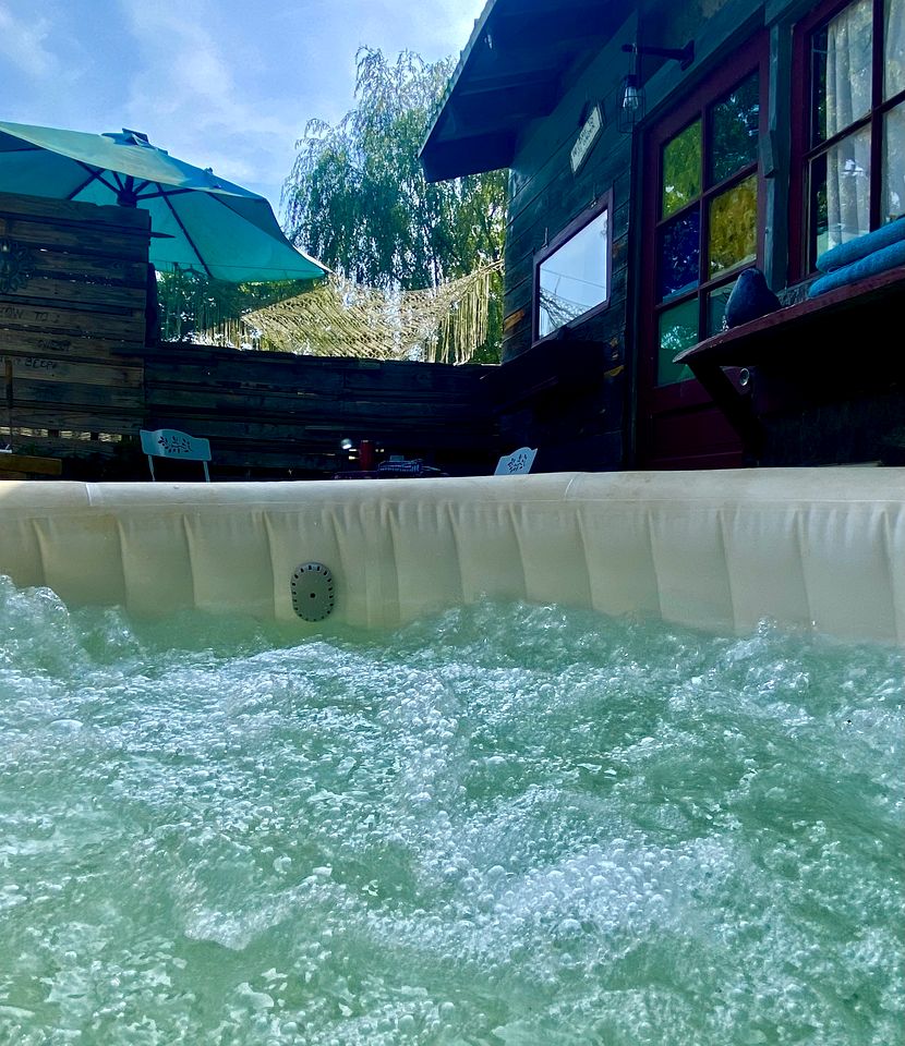 Cozy Bohemian Cottage Glamping with Rescue Animals near Starry Skies – Ararat, NC